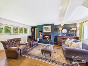 Sitting Room- click for photo gallery